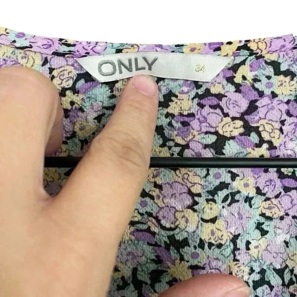 ONLY Floral Wrap Dress - Picture 4 of 9